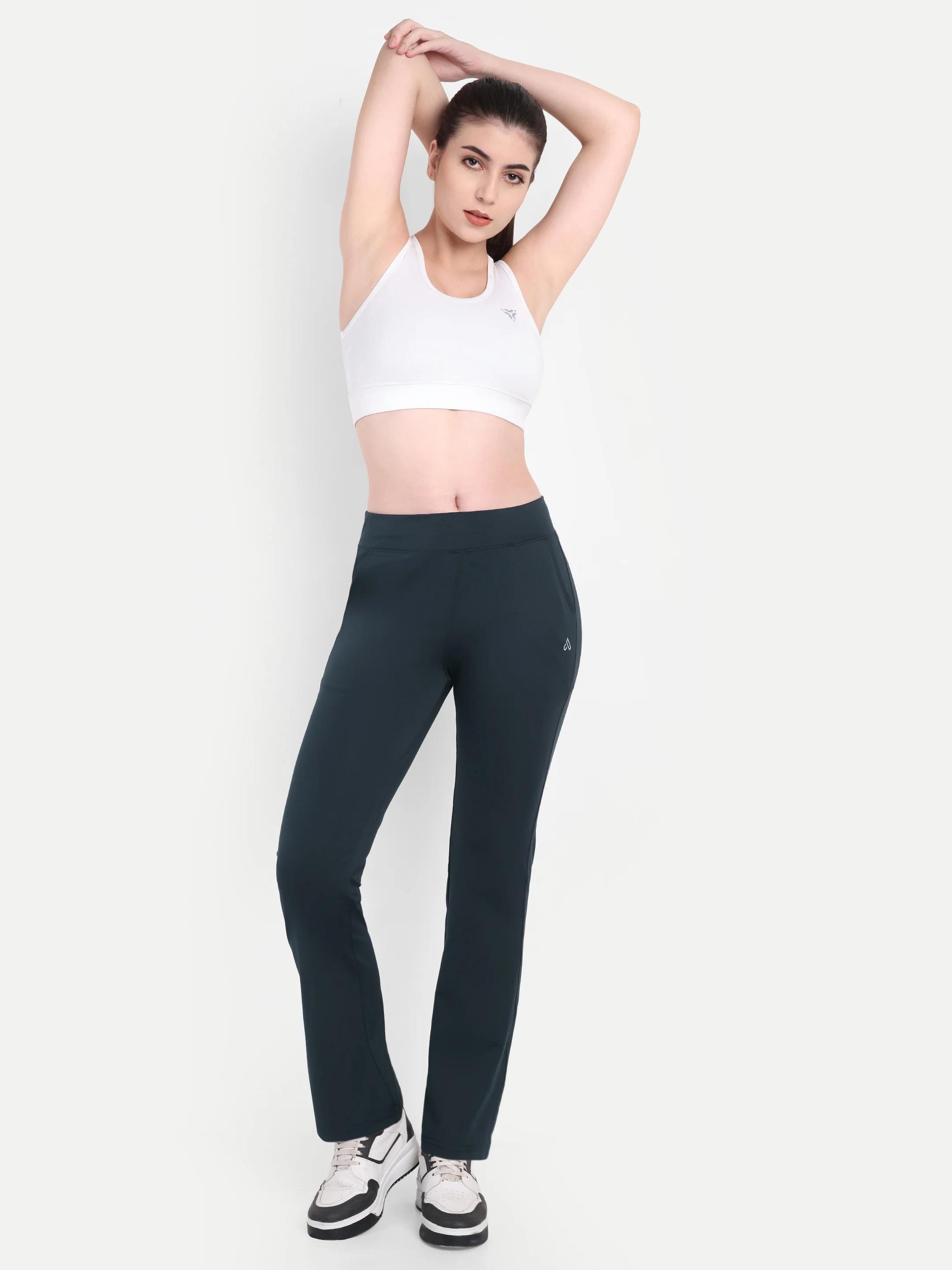 ecomm female shoot